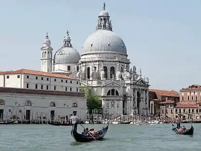 <p>Sightseeing per Gondel in Venedig.</p>