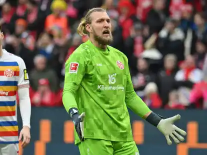 Kassierte in der zweiten Minute den ersten Treffer:&nbsp;Mainzer Torwart Robin Zentner.