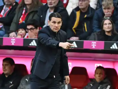 Gladbachs Trainer Gerardo Seoane blickt bereits auf das Spiel im DFB-Pokal.