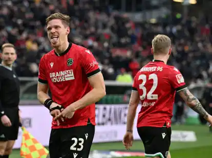 Traf nach einer Ecke zum Sieg: Hannovers Marcel Halstenberg.