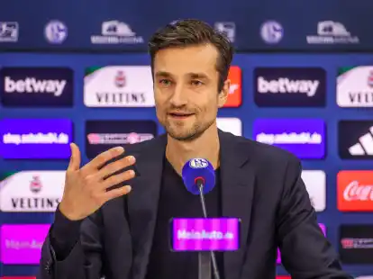 Schalkes Vorstandsvorsitzender Matthias Tillmann wirbt f&uuml;r ein neues Sanierungskonzept.