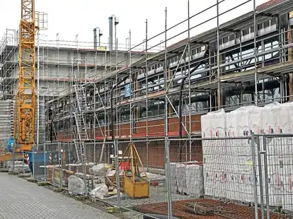 An der Wilhelmshavener Ebertstra&szlig;e sind die Bauma&szlig;nahmen im Marinearsenal auch von au&szlig;en gut zu sehen.