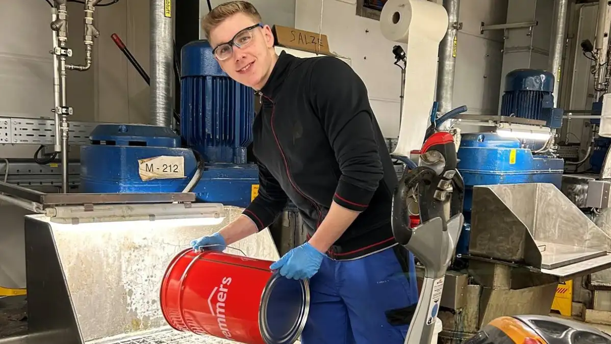 Was macht ein Chemikant bei Remmers in Löningen? Berufe leicht erklärt