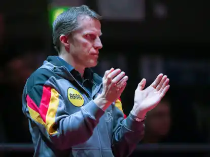 Tischtennis-Bundestrainer J&ouml;rg Ro&szlig;kopf will mit dem deutschen Team China besiegen.