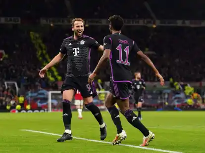 Mit einem Traumpass bereitete M&uuml;nchens Harry Kane (l) den Treffer von Torsch&uuml;tze Kingsley Coman vor.