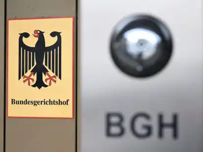 Ein Landgericht hatte Beschl&uuml;sse in einem Fall f&uuml;r nichtig erkl&auml;rt, weil das individuelle Recht eines jeden Wohnungseigent&uuml;mers auf pers&ouml;nliche Teilnahme an einer Eigent&uuml;merversammlung verletzt worden sei. Nun befasst sich der Bundesgerichtshof (BGH) mit der Sache.
