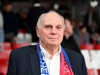 Uli Hoene&szlig; ist ein Fan der Spielweise von Bayer Leverkusen.