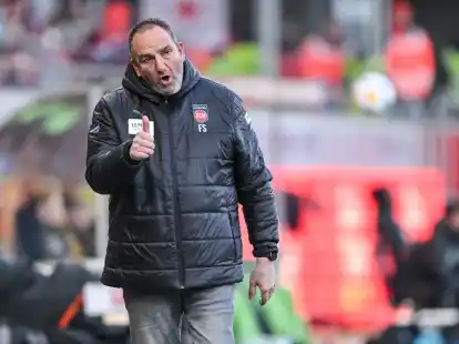 In Heidenheim auf der Schw&auml;bischen Alb ist eine gro&szlig;e Demonstration unter dem Titel &laquo;Nie wieder ist jetzt&raquo; geplant - das findet Trainer Frank Schmidt gut.