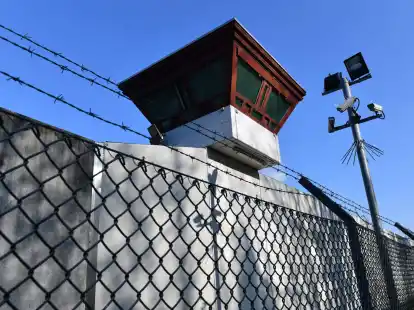 Der aus der Berliner JVA Tegel geflohene verurteilte Vergewaltiger ist gefasst worden.