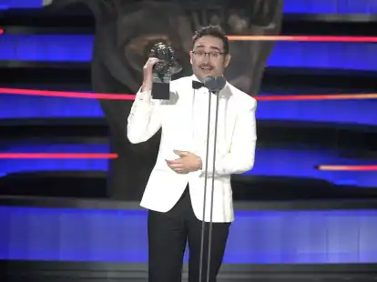 Regisseur Juan Antonio Bayona r&auml;umte  mit seinem Film &laquo;Die Schneegesellschaft&raquo; ab.