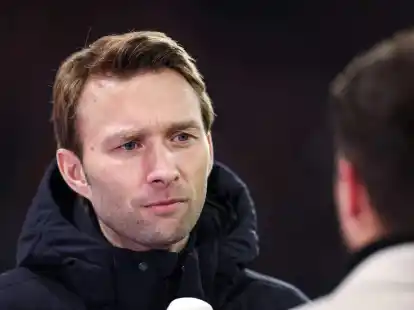 Simon Rolfes, Leverkusens Gesch&auml;ftsf&uuml;hrer Sport, will weiter nichts von der Meisterschaft wissen.