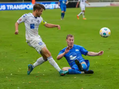 Szene aus dem Halbfinale gegen BW Lohne: Patrick M&ouml;schl (links) und der VfB Oldenburg sind auch mit dem Gang vor das Oberste Verbandgericht gescheitert. 