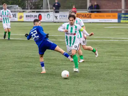 Viele Fouls pr&auml;gten die Partie des VfL Oldenburg (rechts Fynn Luca Friedrichs) gegen den MTV Celle. Die Oldenburger verspielten eine 2:0-F&uuml;hrung. 