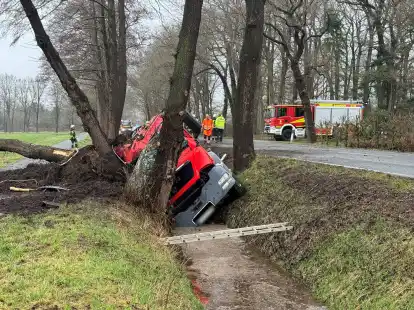 Schwerer Lkw-Unfall auf der Hatter Landstraße