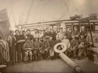 Keerl as&rsquo;n Boom: Antoni Scheepsma (obere Reihe, F&uuml;nfter von rechts) mit seiner Mannschaft 1892 in Tacoma.