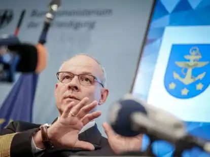 An Bord der Fregatte &laquo;Hessen&raquo; seien zus&auml;tzliche Waffensysteme gebracht worden, so Vizeadmiral Jan Christian Kaack.