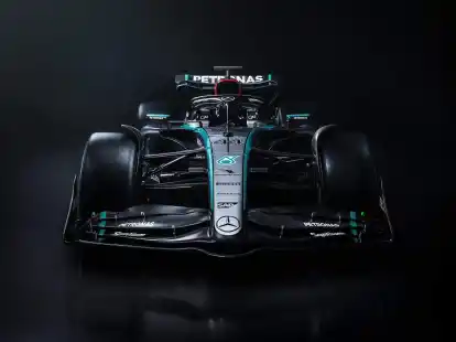 Mercedes pr&auml;sentiert seinen neuen Formel-1-Boliden AMG F1 W15 E.