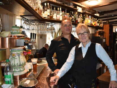 Gastronomen mit Herz: Monika Huber und ihr Sohn Mirco Huber blicken voller Freude auf die vergangenen 15 Jahre zurück.