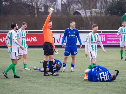 Gelb-Rot-Sünder in Grün-Weiß: Matthias Goosmann (vorne rechts) fehlt aufgrund der Ampelkarte, die er vor einer Woche beim 2:2 gegen Celle kassiert hat, beim VfL-Duell in Meppen.