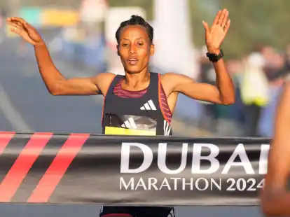 Tigist Ketema aus &Auml;thiopien hat den Dubai-Marathon gewonnen.