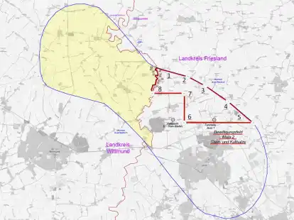 Die Karte zeigt den Umriss des erdnussf&ouml;rmigen Salzstocks Jever-Berdum. Die senkrechte, d&uuml;nne, rote Linie markiert die Kreisgrenze zwischen Friesland und Wittmund, die dicke rote Linie das geplante Kavernenfeld &bdquo;Maja 2&ldquo; n&ouml;rdlich von Wiefels (Mitte) und Jever (unten rechts).