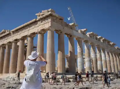 Im 19. Jahrhundert wurden Teile des Parthenon-Tempels in Athen durch einen Briten abgebaut und an das British Museum in London verkauft.