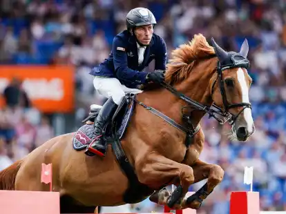 Hans-Dieter Dreher ritt beim ersten wichtigen Springen des Weltcup-Turniers in Leipzig im Sattel von Vestmalle auf Platz zwei.