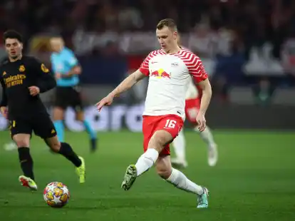 Leipzigs Lukas Klostermann hatte sich gegen Gladbach ohne Gegnereinwirkung verletzt.