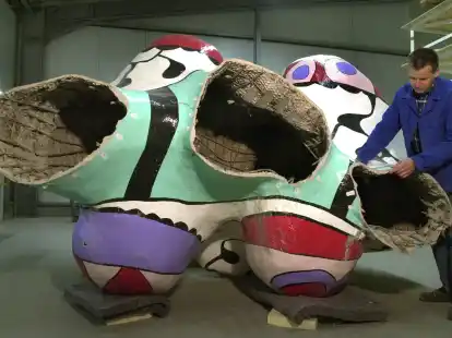 Restaurierung im Jahr 2003: Die &bdquo;Caroline&ldquo; wurde vom Socke geholt und in einem Betrieb in Gro&szlig;enheidorn (Region Hannover) von Juniorchef Andreas Hahlbrock und Mitarbeitenden instand gesetzt.