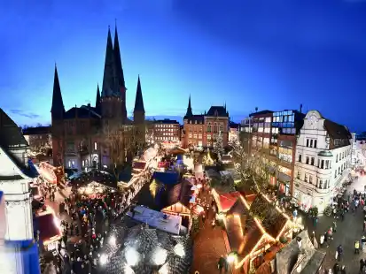 Heiraten mit Blick auf den Lambertimarkt ist am 6. und 7. Dezember im Oldenburger Schloss m&ouml;glich. Die Termine k&ouml;nnen online reserviert werden.