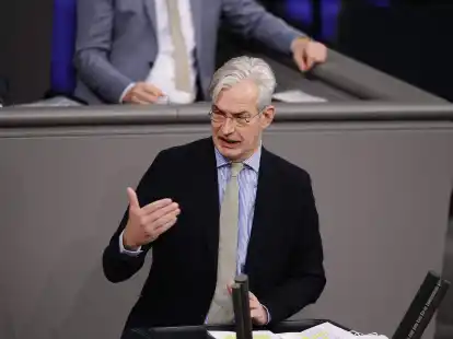 Unionsfraktionsvize Mathias Middelberg verweist darauf, dass sich auch SPD-Ministerpr&auml;sidenten f&uuml;r eine R&uuml;cknahme der Agrardiesel-Streichung ausgesprochen h&auml;tten.