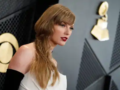 Taylor Swift bei  der 66. Grammy-Verleihung.