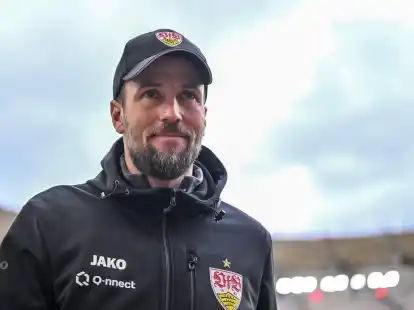 Soll seinen Vertrag beim VfB Stuttgart verl&auml;ngern: Trainer Sebastian Hoene&szlig;.