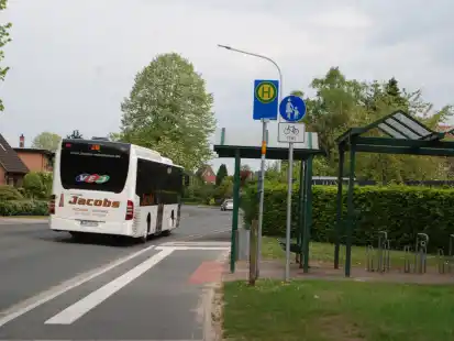 Im Schortenser Stadtgebiet &ndash; wie hier am Klosterweg &ndash; sind in den vergangenen Jahren schon zahlreiche Bushaltestellen barrierefrei neu errichtet worden. In diesem Jahr folgen acht weitere Haltestellen.