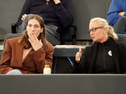 Andrea Petkovic (l) will nicht Nachfolgerin von Barbara Rittner (r) werden.