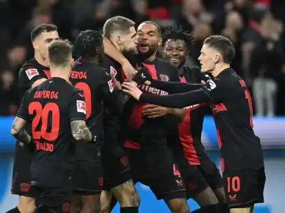 Leverkusen konnte den Vorsprung auf die Bayern zumindest vor&uuml;bergehend auf elf Punkte ausbauen.
