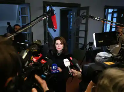 Anw&auml;ltin Astrid Wagner vor Verhandlungsbeginn des Prozesses im &ouml;sterreichischen Krems.