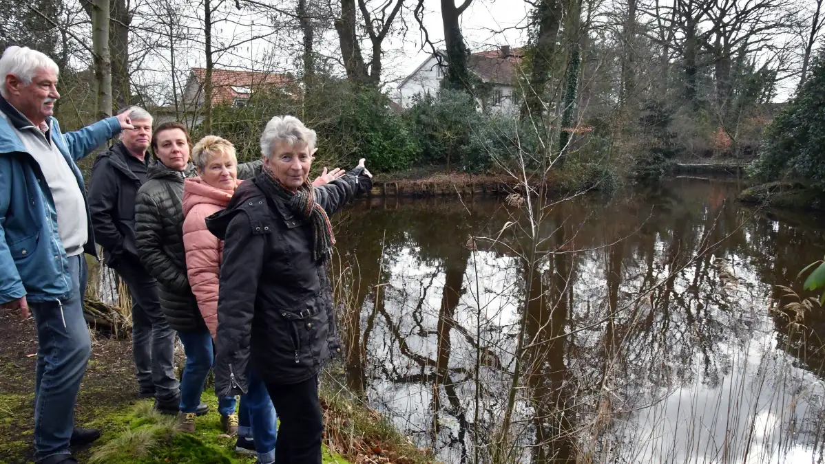 Teichweg in Huntlosen: Bäume auf Gelände der ehemaligen Schalotte ...