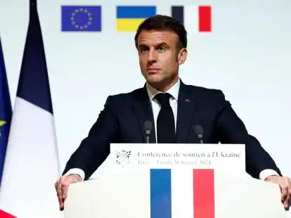 &laquo;Wir werden alles tun, was n&ouml;tig ist, damit Russland diesen Krieg nicht gewinnen kann&raquo;: Frankreichs Pr&auml;sident Emmanuel Macron.