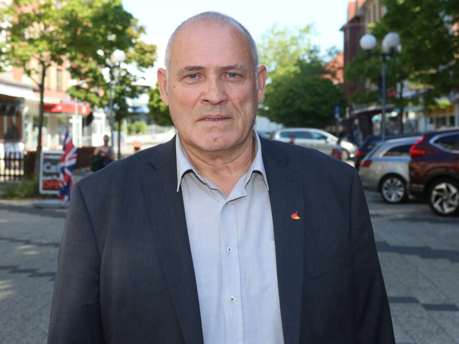Eklat im Rat Wilhelmshaven AfD-Politiker Thorsten Moriße reagiert mit Anzeige gegen OB Feist