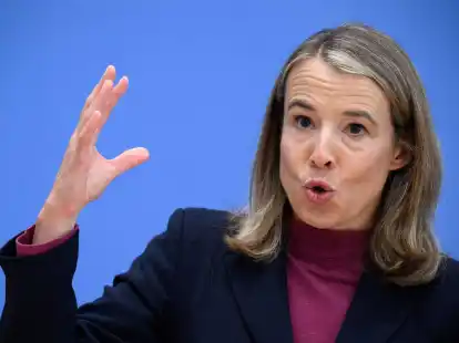 Mit Blick auf die schwache wirtschaftliche Entwicklung Deutschlands sagte die &Ouml;konomin, die Zahlen deuteten auf eine technische Rezession hin.