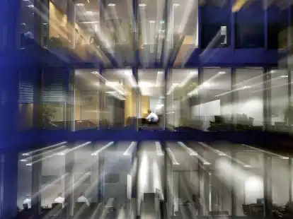 Manche wollen mit LSD-Microdosing effizienter arbeiten. Doch es gibt kaum Daten zur Wirkung, da kontrollierte Studien noch weitgehend fehlen.