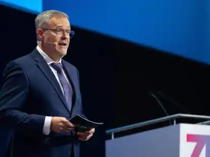 ZDH-Pr&auml;sident J&ouml;rg Dittrich spricht bei der Er&ouml;ffnung der Internationalen Handwerksmesse (IHM).