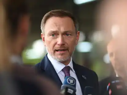 Bundesfinanzminister Christian Lindner. Die EU plant, die Ertr&auml;ge aus eingefrorenem russischen Verm&ouml;gen f&uuml;r den Wiederaufbau der Ukraine bereitzustellen.