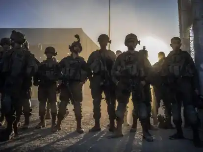 Dem israelischen Milit&auml;r wird vorgeworfen, bei der Ankunft eines Hilfsg&uuml;terkonvois im Gazastreifen gezielt auf Pal&auml;stinenser geschossen zu haben. Die Armee wehrt sich gegen die Vorw&uuml;rfe.