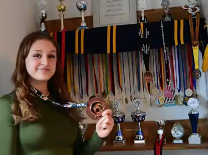 Medaillen und Pokale satt gibt es in der Kampfsportkarriere von Daaje Ens zu bewundern. Gerne w&uuml;rde sie der Sammlung am kommenden Wochenende eine weitere Troph&auml;e hinzuf&uuml;gen.