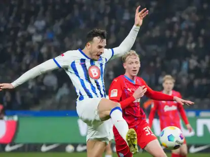 Zwei Tore von Haris Tabakovic (l) reichten Hertha gegen Kiel nicht zum Sieg.