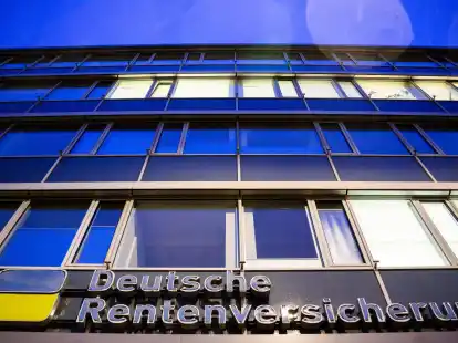 Die damalige Koalition von Union und SPD hatte die vorgezogene Altersrente ohne Abschl&auml;ge ab 45 Jahren Versicherungszeit 2014 eingef&uuml;hrt.