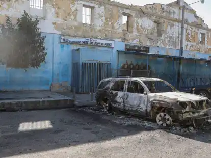 In dem Nationalgef&auml;ngnis in der Hauptstadt sollen 3696 Menschen inhaftiert gewesen sein, wie die Zeitung &laquo;Miami Herald&raquo; unter Berufung auf das &ouml;rtliche UN-B&uuml;ro berichtet.