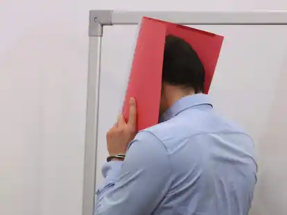 Der wegen Mordes angeklagte US-Amerikaner im Landgericht Kempten.